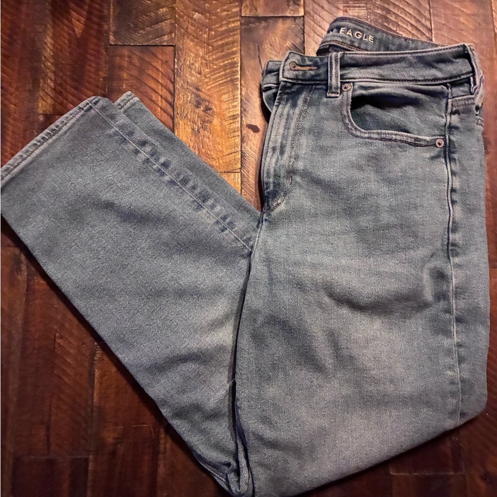 American Eagle Outfitters Light Blue mom Jeans